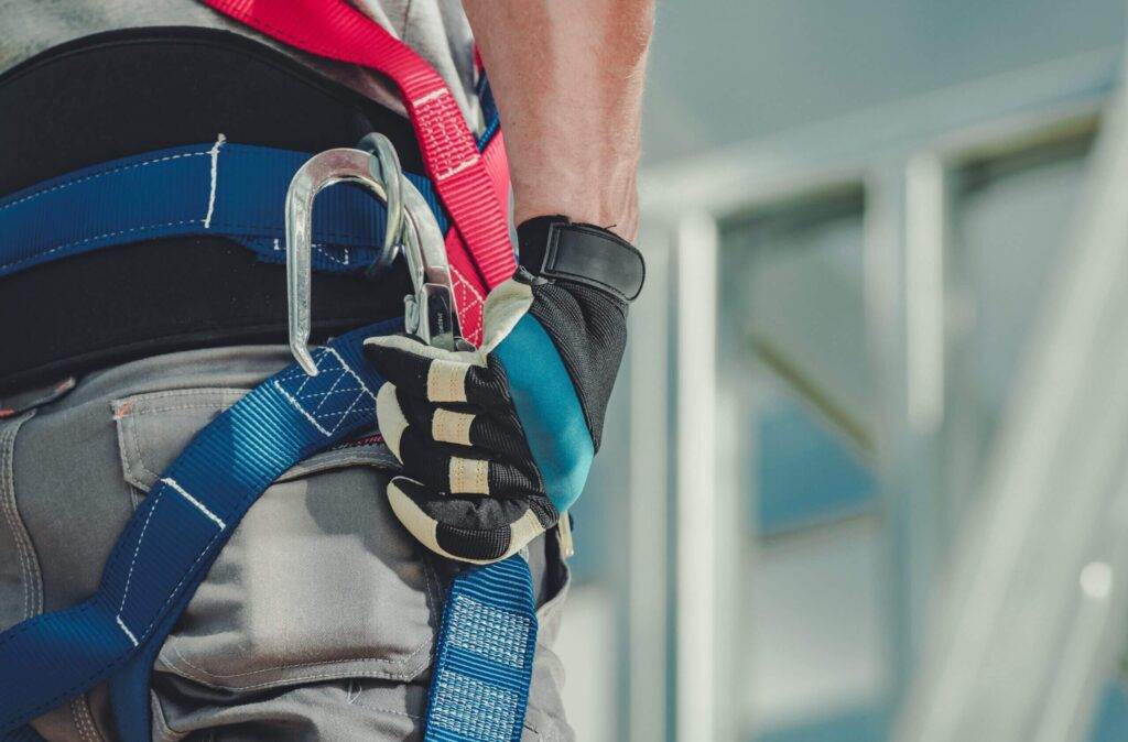 worker safety harness fall prevention